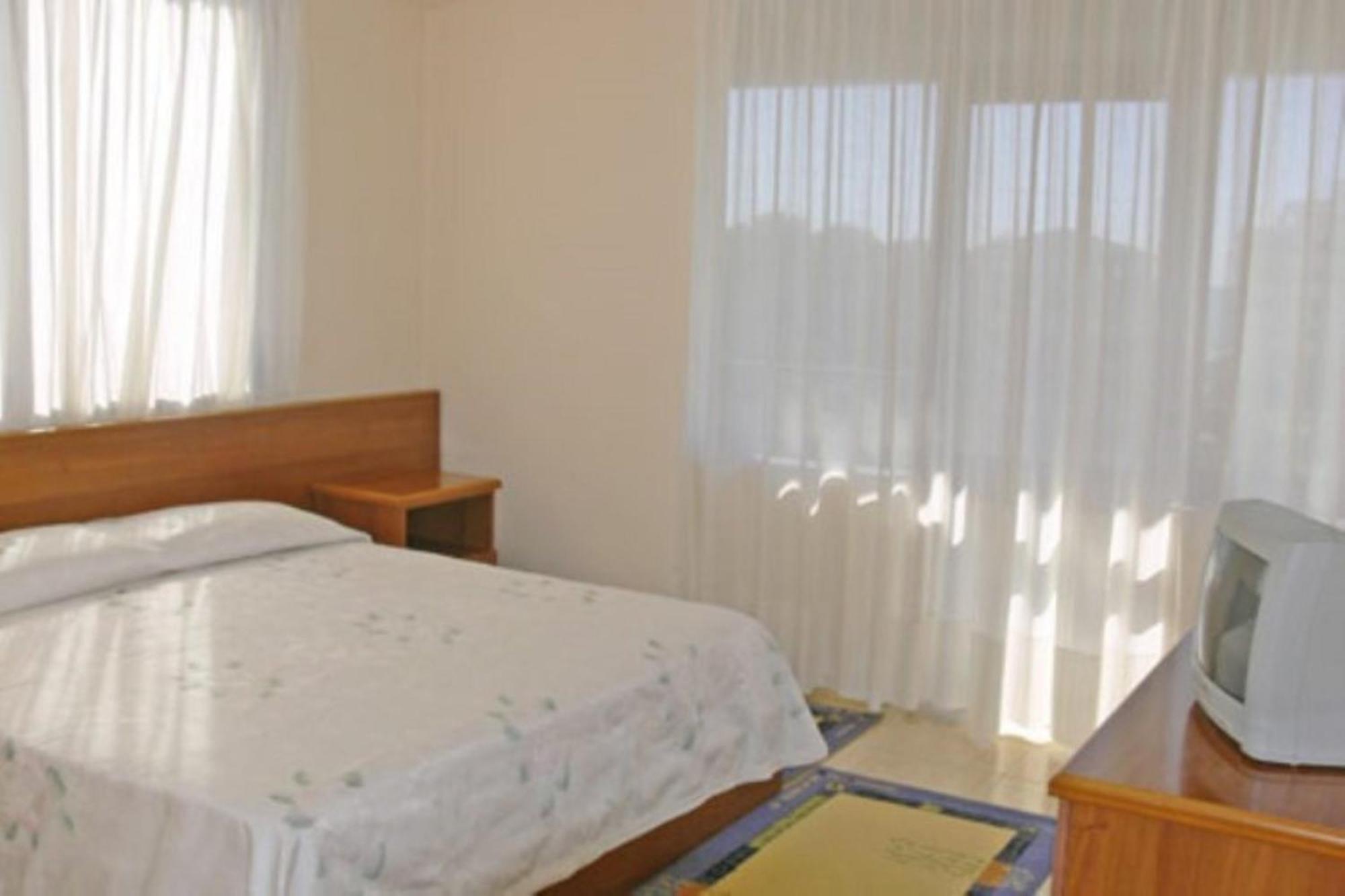 Akropoli Hotel Kryemëdhej Habitación foto