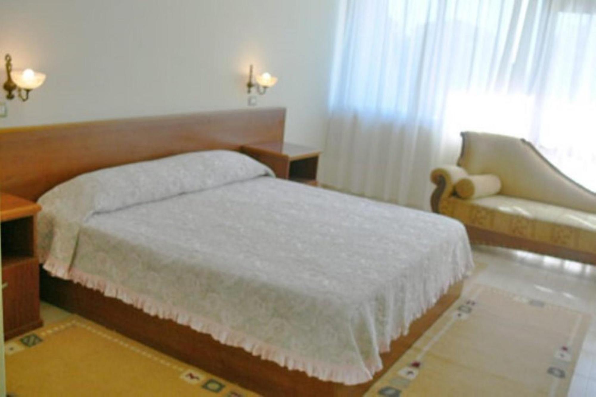 Akropoli Hotel Kryemëdhej Habitación foto