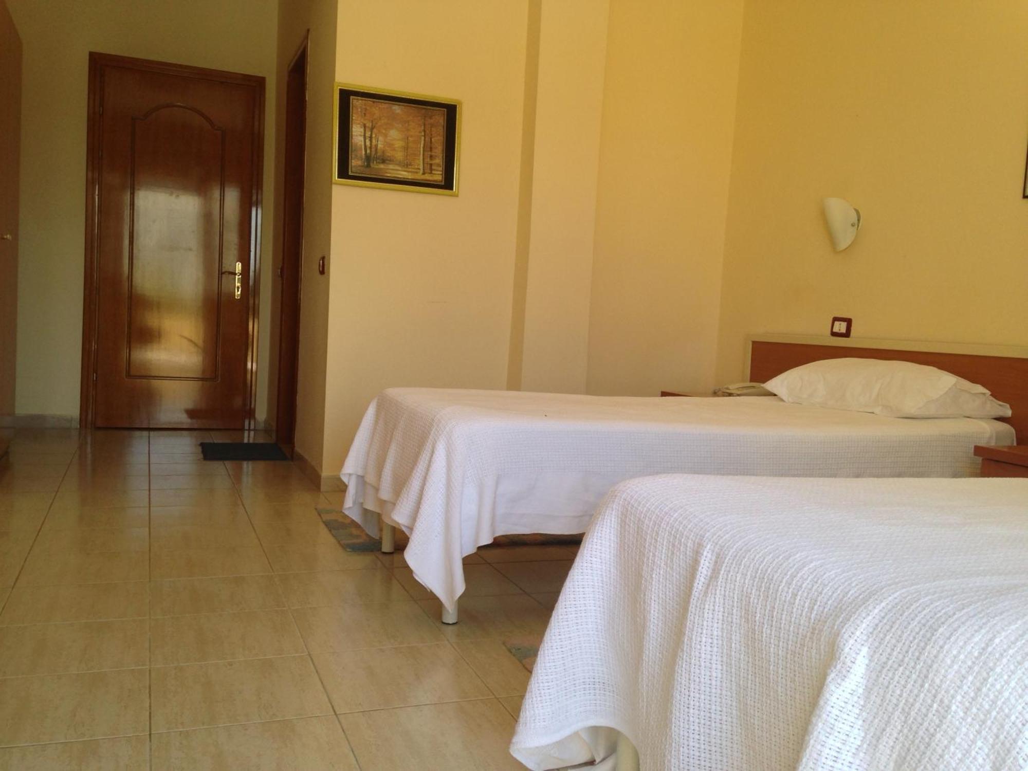 Akropoli Hotel Kryemëdhej Habitación foto