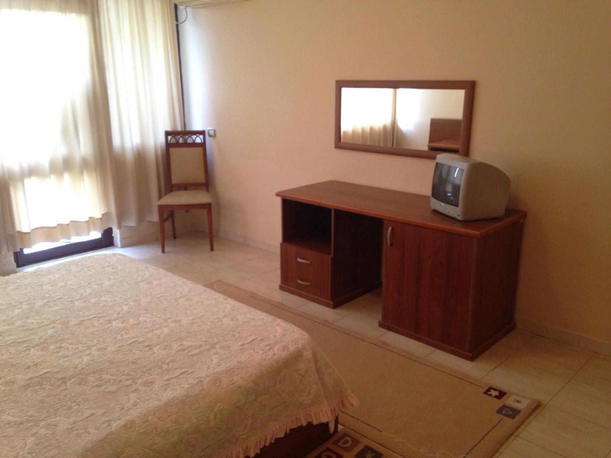 Akropoli Hotel Kryemëdhej Habitación foto