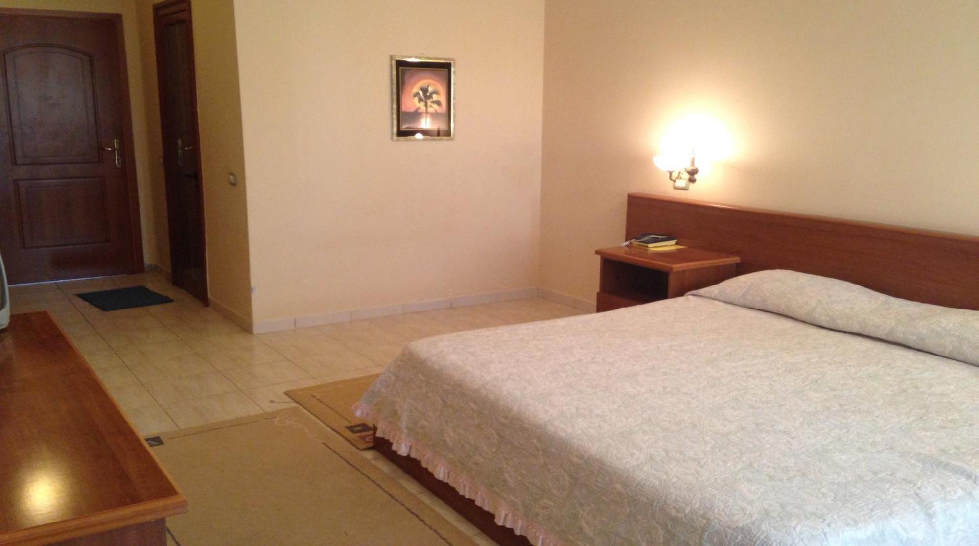 Akropoli Hotel Kryemëdhej Habitación foto