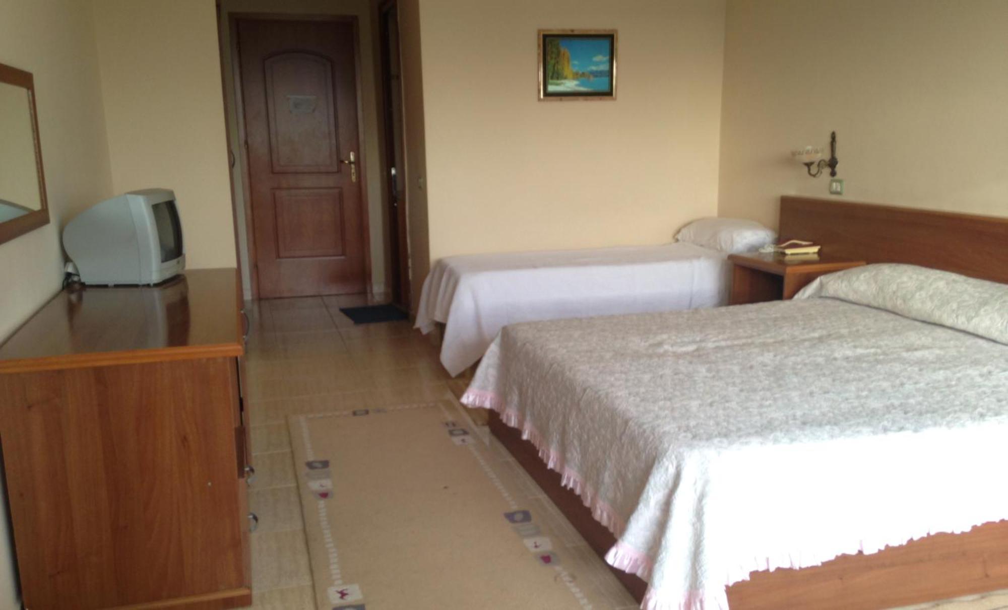 Akropoli Hotel Kryemëdhej Habitación foto
