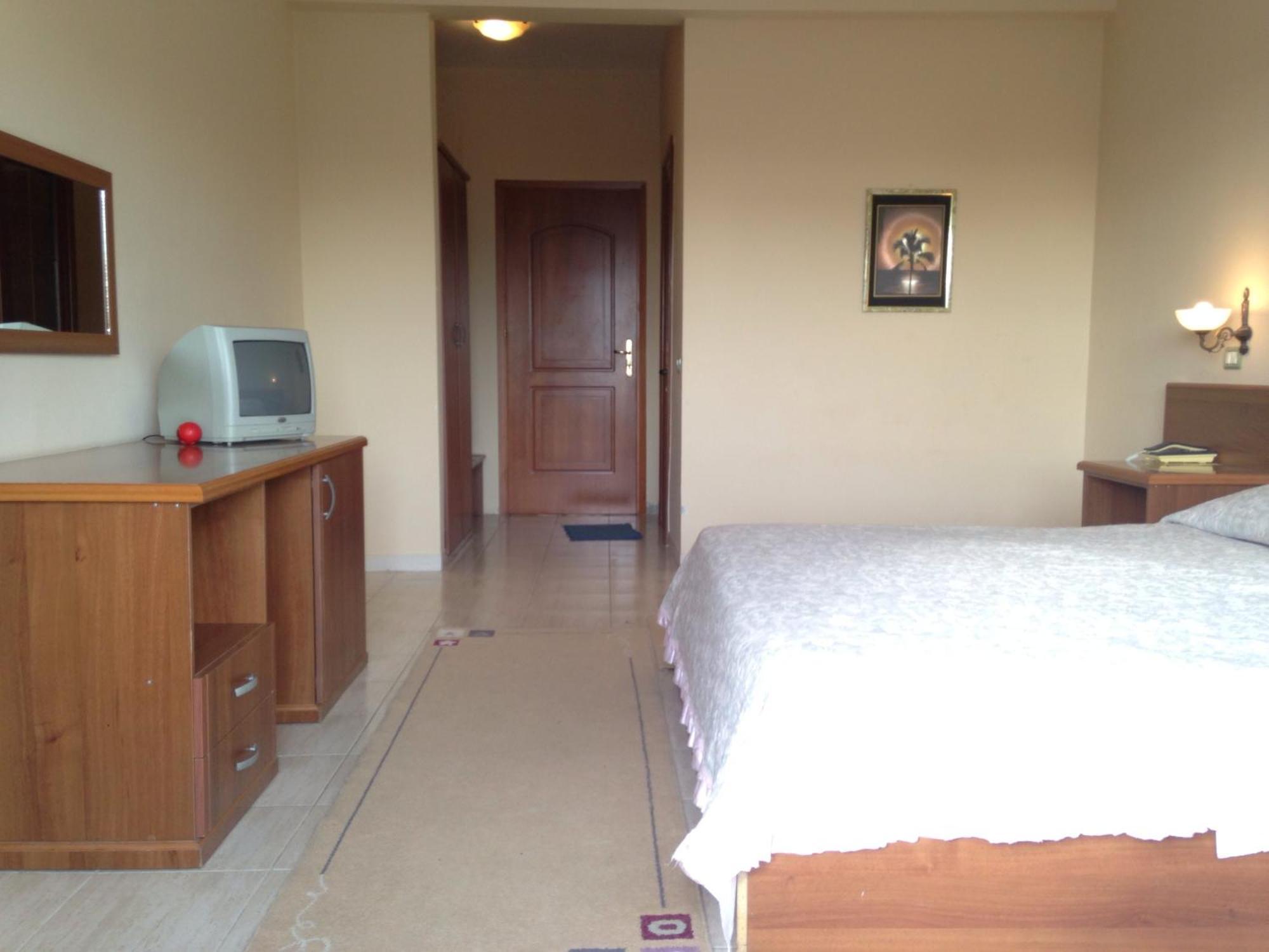 Akropoli Hotel Kryemëdhej Habitación foto