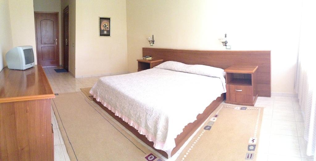 Akropoli Hotel Kryemëdhej Habitación foto